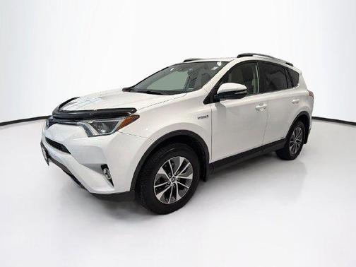 Super White 2018 Toyota RAV4 Hybrid XLE