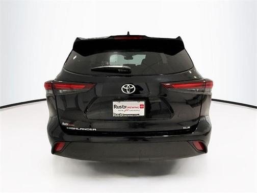 2025 Toyota Highlander XLE