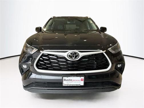 2025 Toyota Highlander XLE