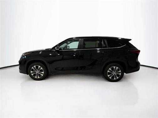 2025 Toyota Highlander XLE