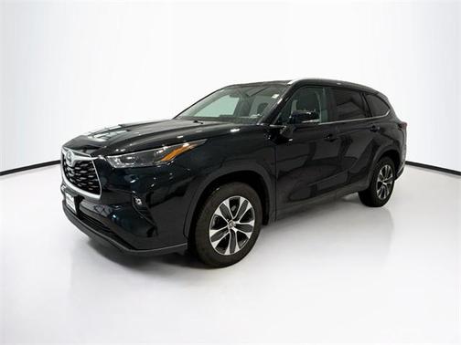 2025 Toyota Highlander XLE