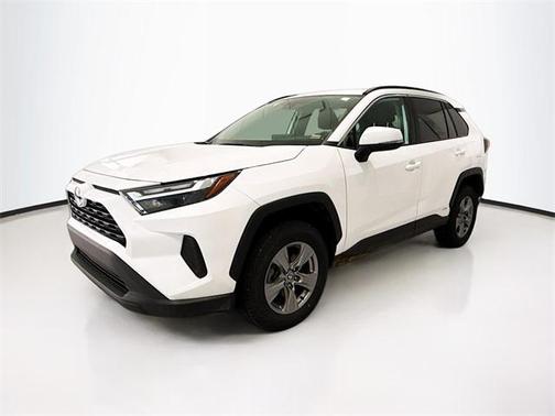 2022 Toyota RAV4 Hybrid XLE