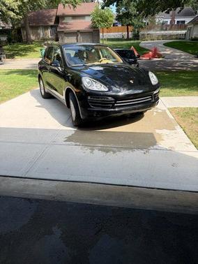Black 2014 Porsche Cayenne Platinum Edition