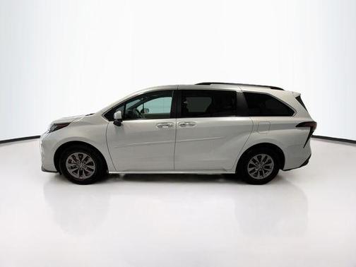 Wind Chill Pearl 2023 Toyota Sienna XLE