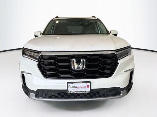 Platinum White Pearl 2025 Honda Pilot Touring 8-Passenger