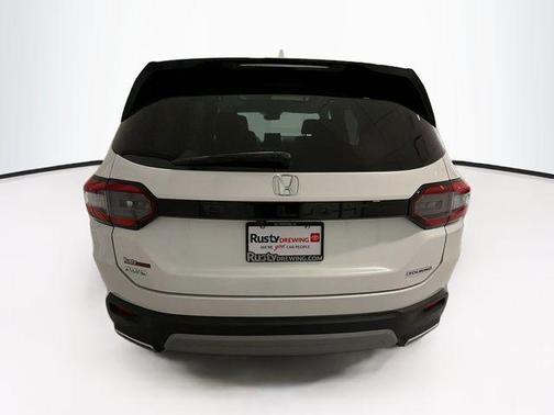 Platinum White Pearl 2025 Honda Pilot Touring 8-Passenger