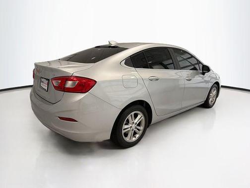 Silver Ice Metallic 2017 Chevrolet Cruze LT