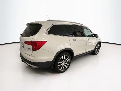 White Diamond Pearl 2016 Honda Pilot Touring