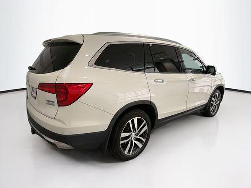 White Diamond Pearl 2016 Honda Pilot Touring