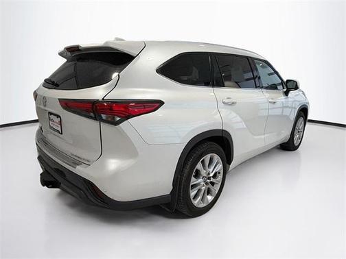 2022 Toyota Highlander Limited