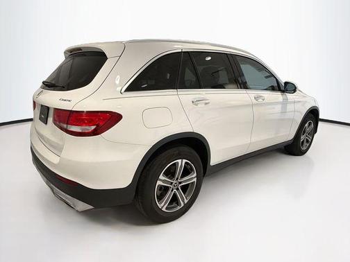 Polar White 2018 Mercedes-Benz GLC 300 4MATIC