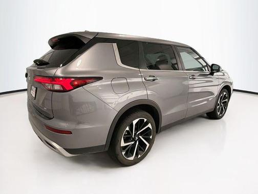Mercury Gray Metallic 2023 Mitsubishi Outlander SP