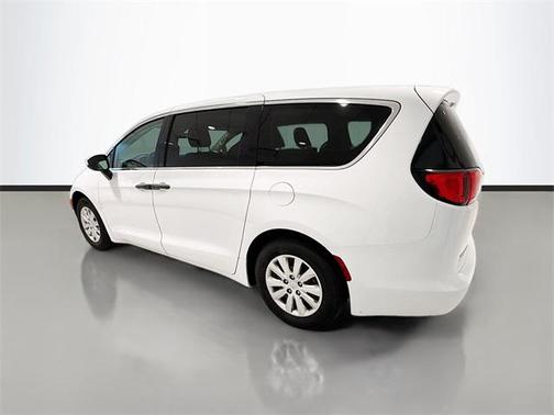 2020 Chrysler Voyager L
