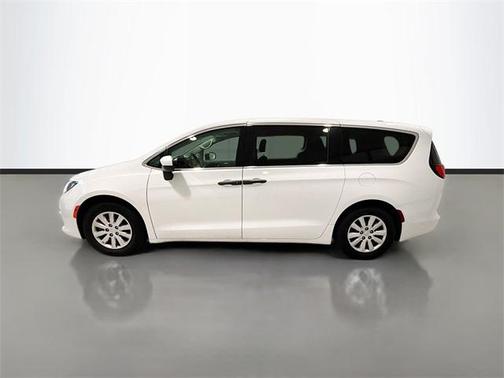 2020 Chrysler Voyager L