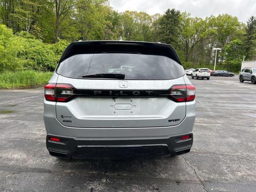 Solar Silver Metallic 2026 Honda Pilot Sport