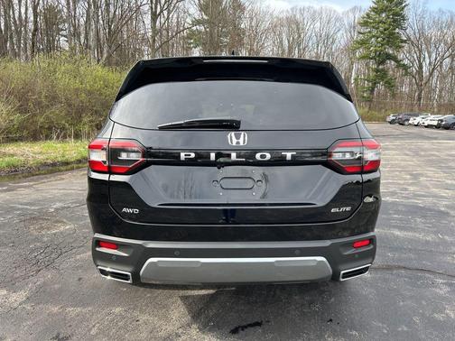 Pearl 2026 Honda Pilot Elite