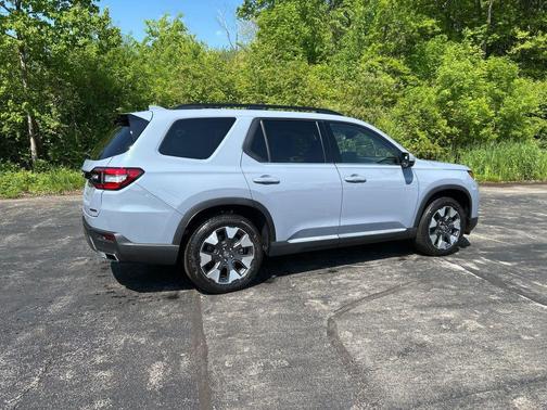 Gray Pearl 2026 Honda Pilot Touring 8-Passenger