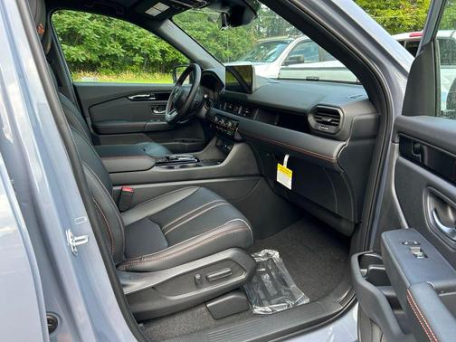 Gray Pearl 2026 Honda Pilot TrailSport