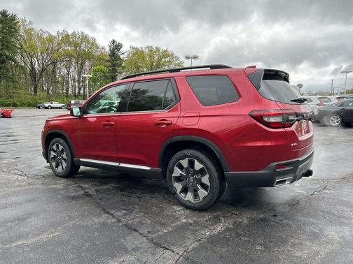 Radiant Red Metallic II 2026 Honda Pilot Elite
