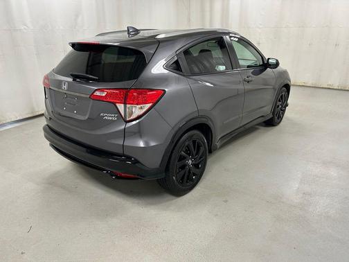Modern Steel Metallic 2021 Honda HR-V AWD Sport