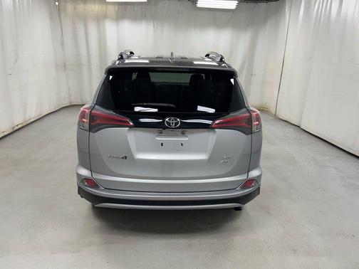 Silver Sky Metallic 2017 Toyota RAV4 SE