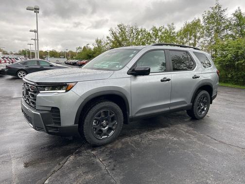 Solar Silver Metallic 2026 Honda Pilot TrailSport