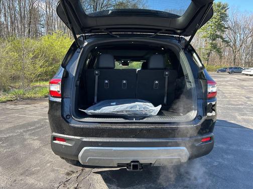 Crystal Black Pearl 2026 Honda Pilot TrailSport