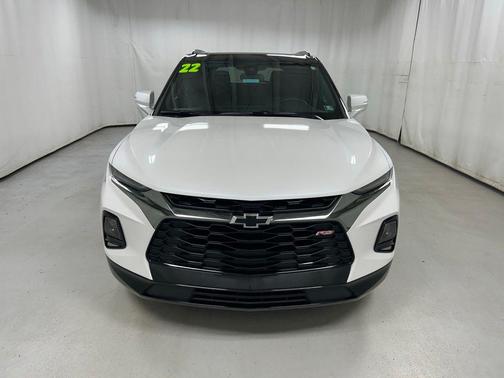 Iridescent Pearl Tricoat 2022 Chevrolet Blazer RS