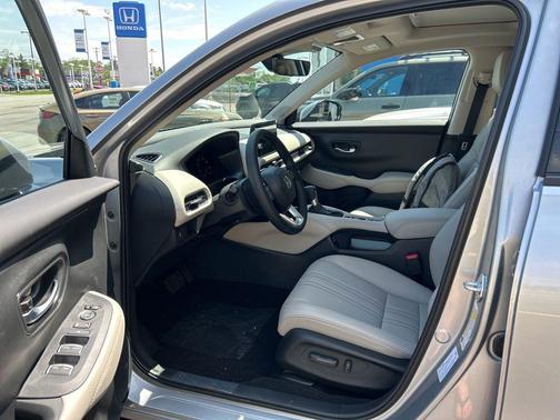 Solar Silver Metallic 2026 Honda HR-V EX-L