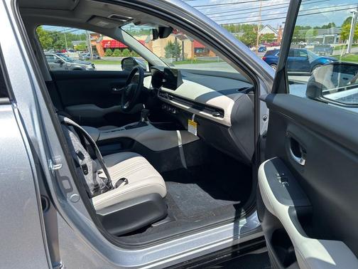 Solar Silver Metallic 2026 Honda HR-V EX-L