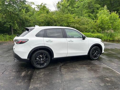 Platinum 2027 Honda HR-V Sport