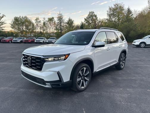 2025 Honda Pilot Touring 8-Passenger