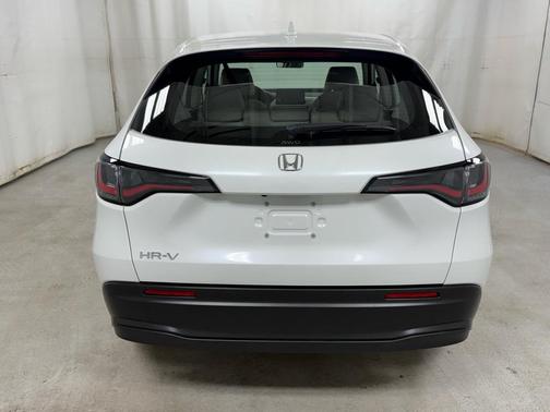 2025 Honda HR-V LX