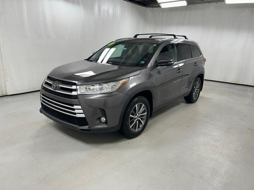 Predawn Gray Mica 2019 Toyota Highlander XLE
