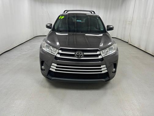Predawn Gray Mica 2019 Toyota Highlander XLE