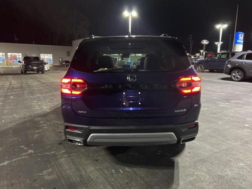 2025 Honda Pilot Touring 8-Passenger