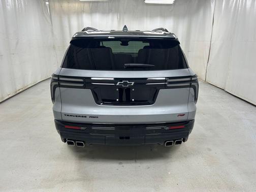 Sterling Gray Metallic 2025 Chevrolet Traverse RS