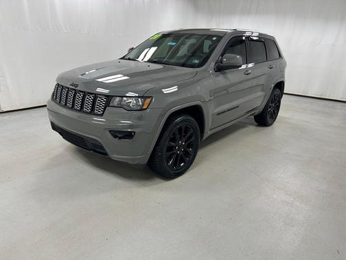 Sting-Gray Clearcoat 2020 Jeep Grand Cherokee Altitude
