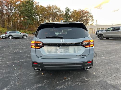 2025 Honda Pilot Black Edition