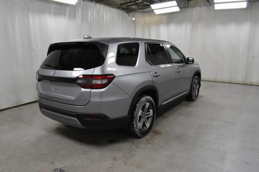 2023 Honda Pilot AWD EX-L 8 Passenger