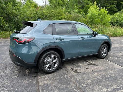Nordic Forest Pearl 2027 Honda HR-V LX