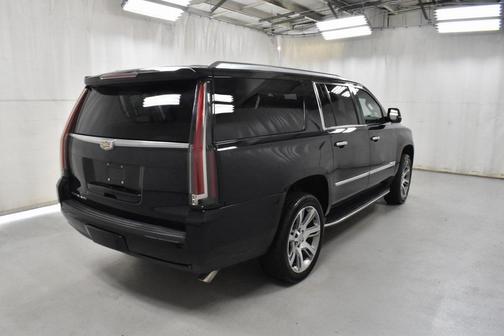 2016 Cadillac Escalade ESV Luxury