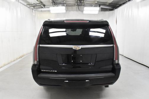 2016 Cadillac Escalade ESV Luxury