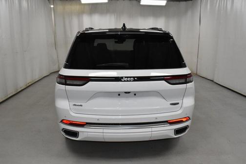 2023 Jeep Grand Cherokee Summit