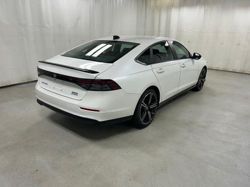 Platinum White Pearl 2023 Honda Accord Hybrid Sport