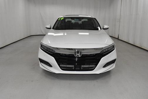 2019 Honda Accord Touring 2.0T