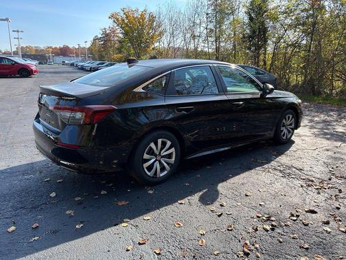 Pearl 2027 Honda Civic LX