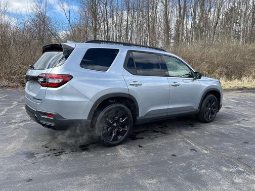 Solar Silver Metallic 2026 Honda Pilot Black Edition