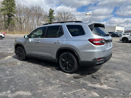 Solar Silver Metallic 2026 Honda Pilot Black Edition