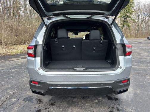 Solar Silver Metallic 2026 Honda Pilot Black Edition